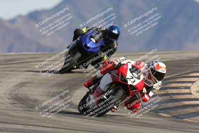 media/Nov-16-2025-Race Pace (Sun) [[8c5fa54630]]/Verified Riders/8-Turn 12 (120pm)/